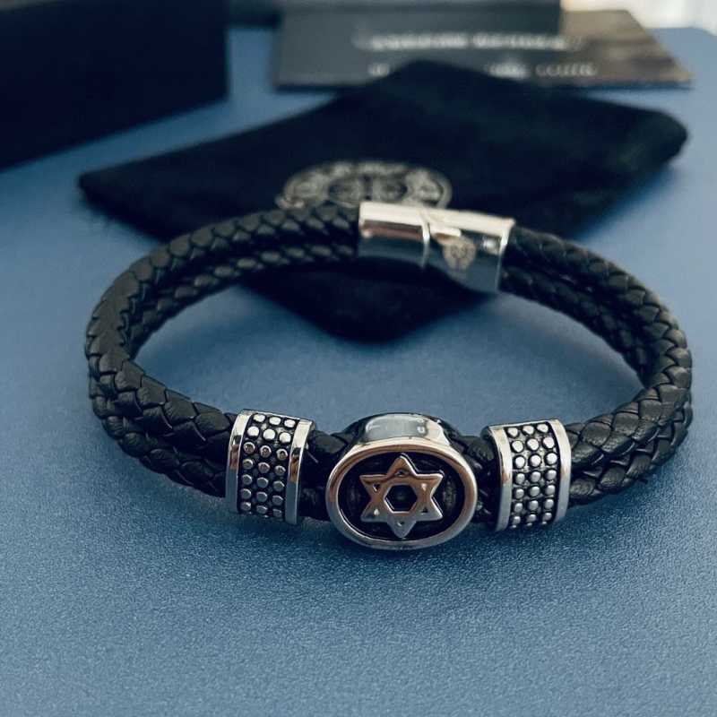Ch**me He**ts bracelets